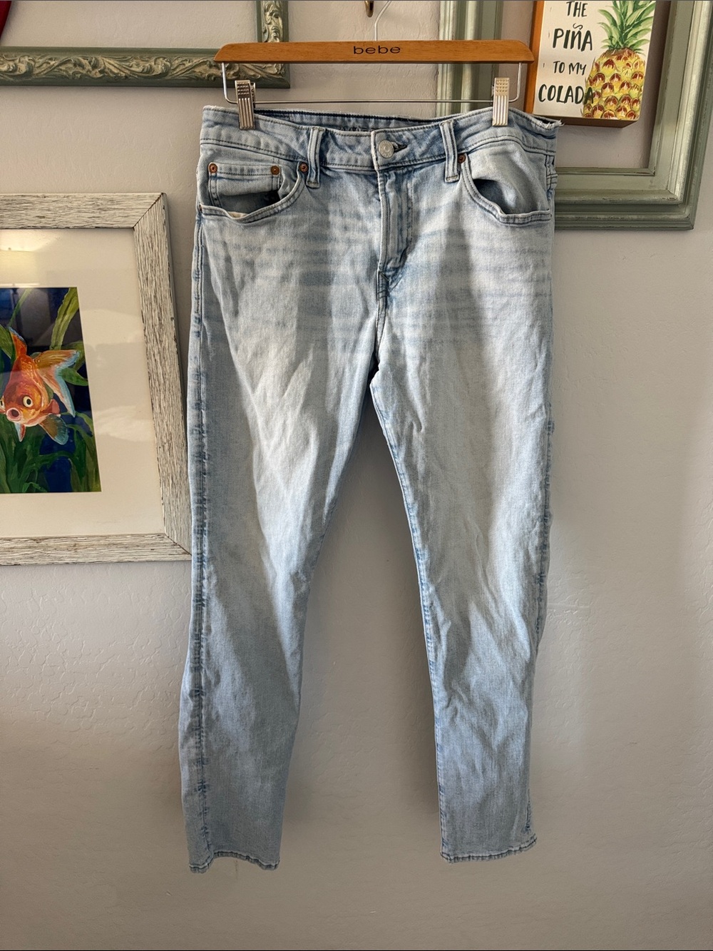 American Eagle Light Wash Women's Jeans - Classic Slim Fit